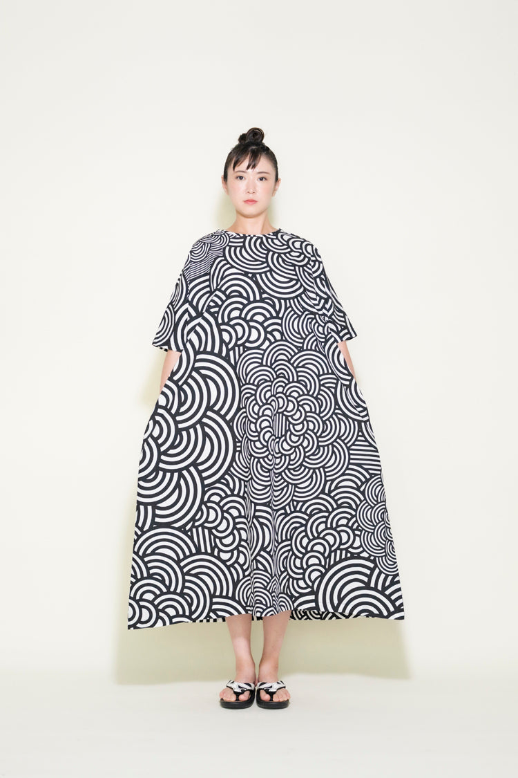 Aラインワンピース [ WAVE ]