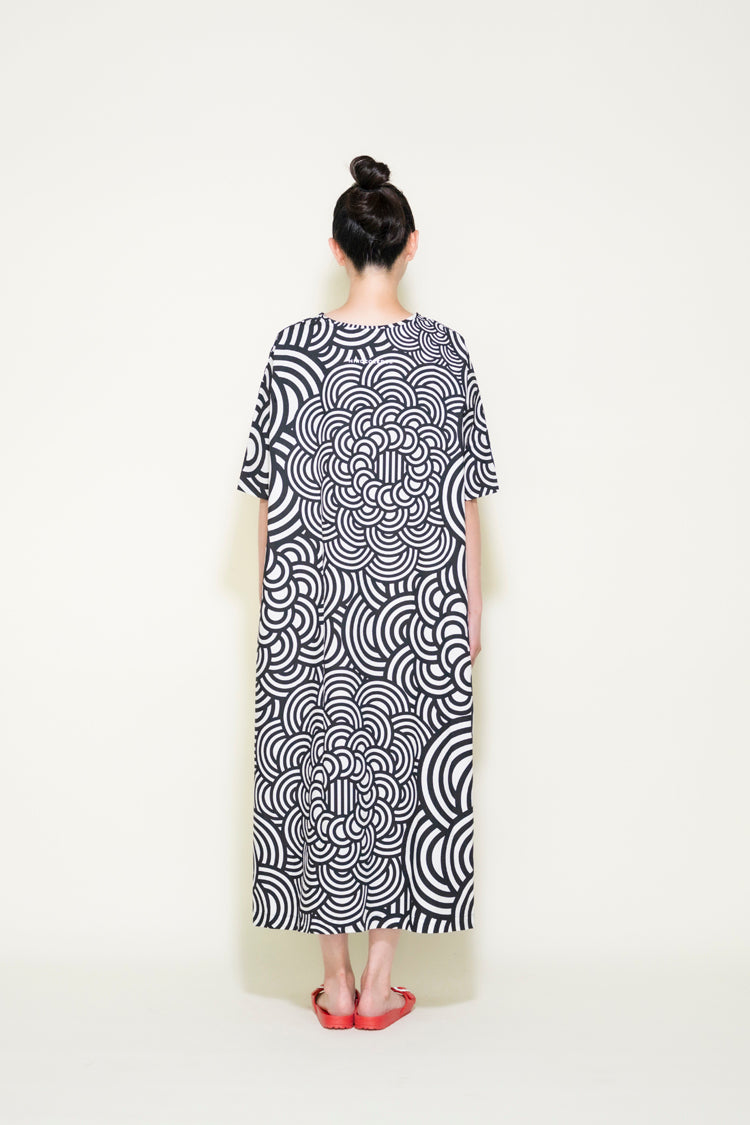 Aラインワンピース [ WAVE ]